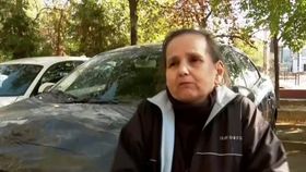 VIDEO O femeie lovit 13 mașini dintr-un foc. Aceasta pierduse controlul volanului
